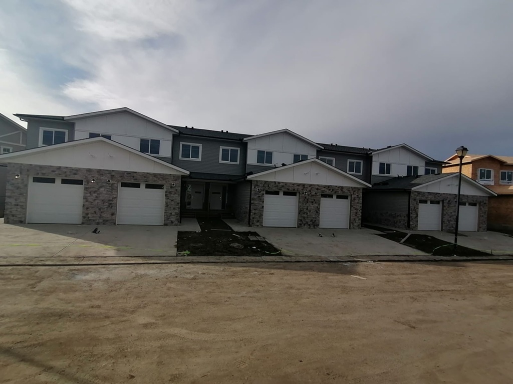 Riverside Luxury Homes